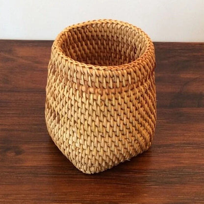 Cesta rústica de ratán para guardar cubiertos y utensilios 