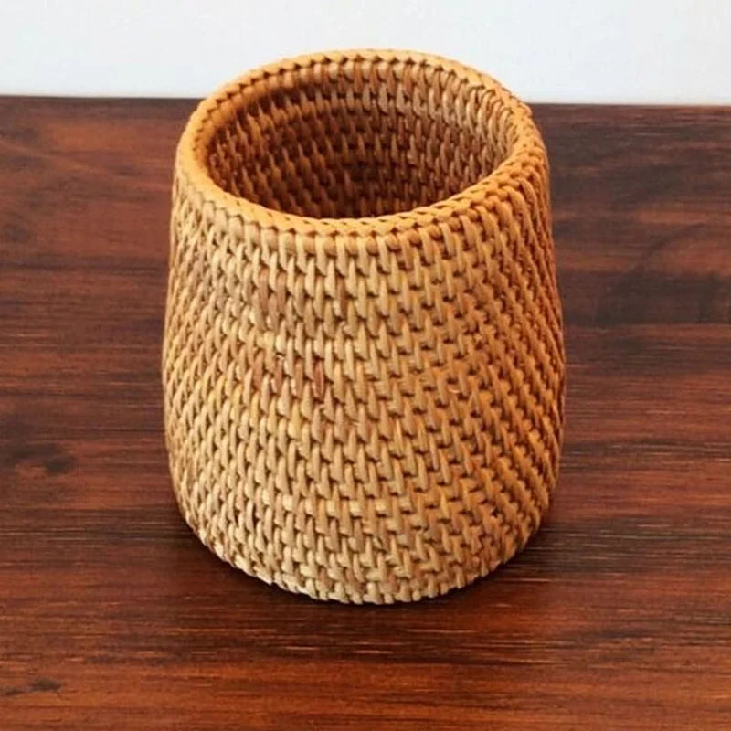 Cesta rústica de ratán para guardar cubiertos y utensilios 